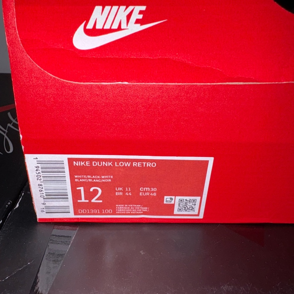 Nike Dunk Panda - image 7